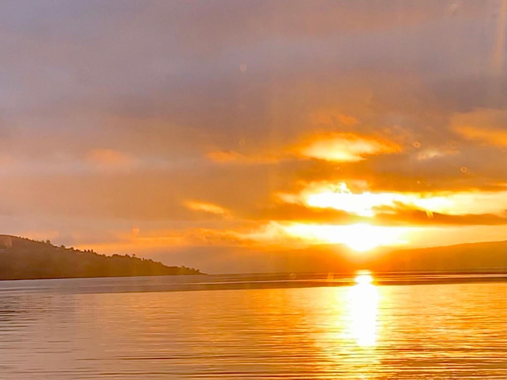 Cottage In Kilmun Argyll - 2 Bedrooms Sleeps 2 (Adults Only) Dunoon Bagian luar foto